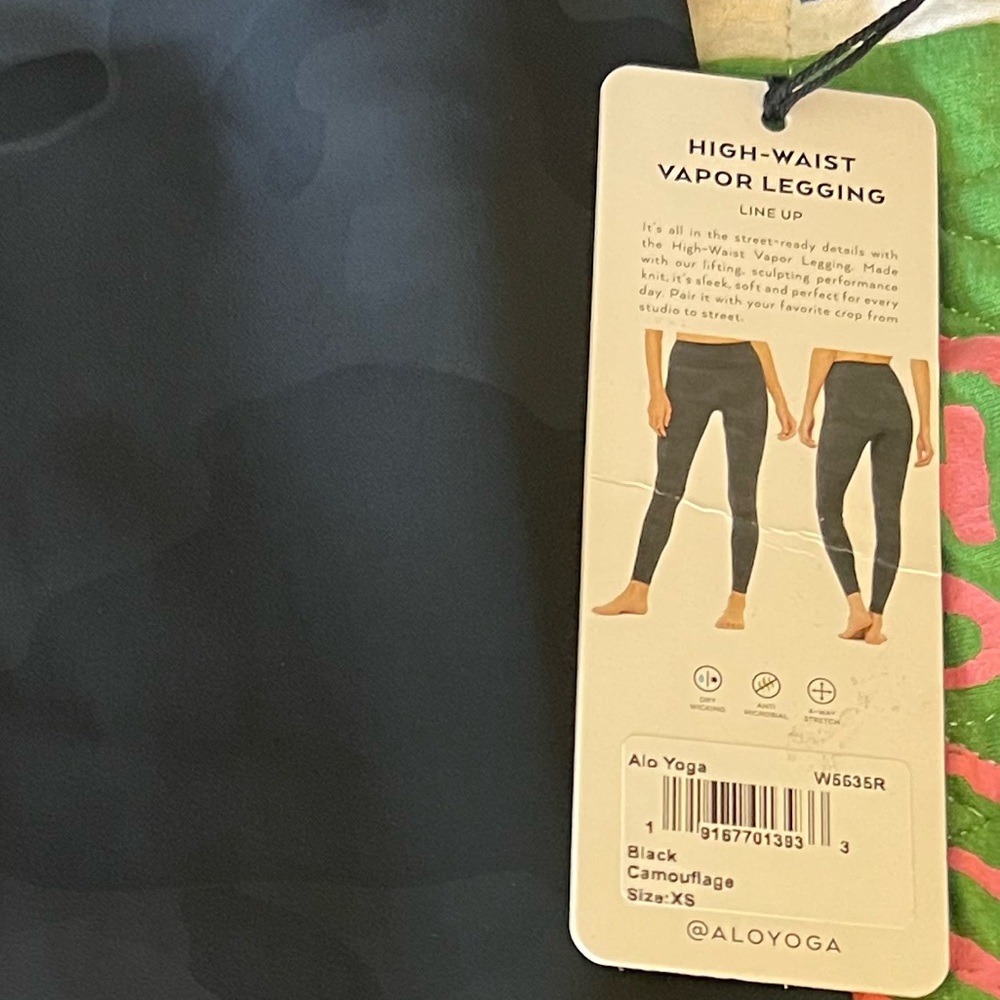Alo yoga xs black camouflage yoga pants